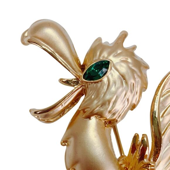 Vintage Gold Tone Bird Brooch Green Rhinestone Eye Figural Whimsical Quirky Pin - Picture 4 of 7
